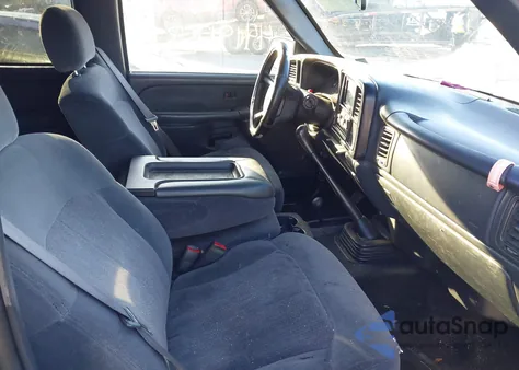 2000 Chevrolet Silverado 1500 Ls z USA, uszkodzony, nr VIN 1GCEK19V3YE417485